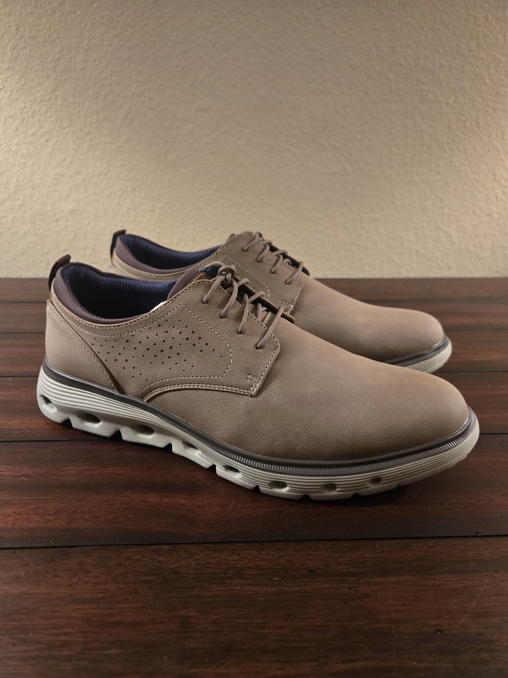 Dockers Men's Lace-Up Oxfords in Taupe with White Sole